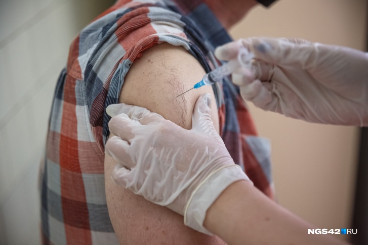 По данным Минздрава Кузбасса, первую прививку от коронавируса уже поставили <nobr class="_">314 550 человек</nobr>