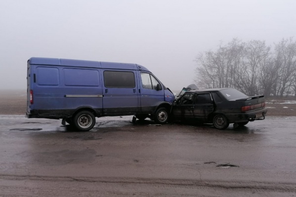 Всего в аварии пострадали пять человек, один погиб Всего в аварии пострадали пять человек, один погиб