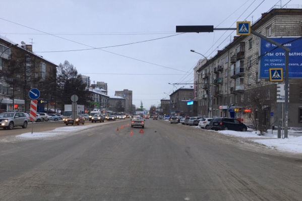 Авария произошла на улице Титова Авария произошла на улице Титова 
