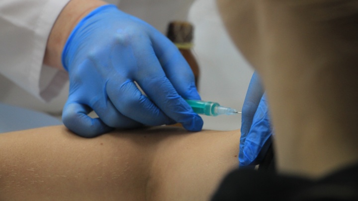 Жители Архангельской области смогут сделать бесплатную прививку от ВПЧ. Рассказываем когда