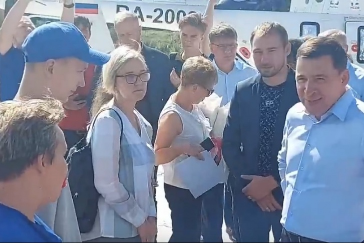 Дмитрий Салитгареев пришел на открытие новой базы санитарной авиации поблагодарить врачей Дмитрий Салитгареев пришел на открытие новой базы санитарной авиации поблагодарить врачей