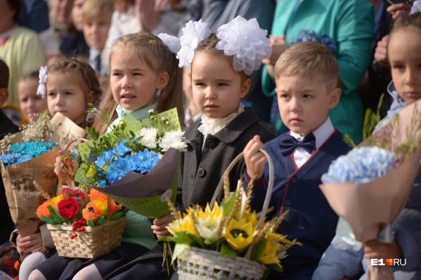 В некоторых школах учителя требуют от родителей отчитаться, куда дети ездили отдыхать