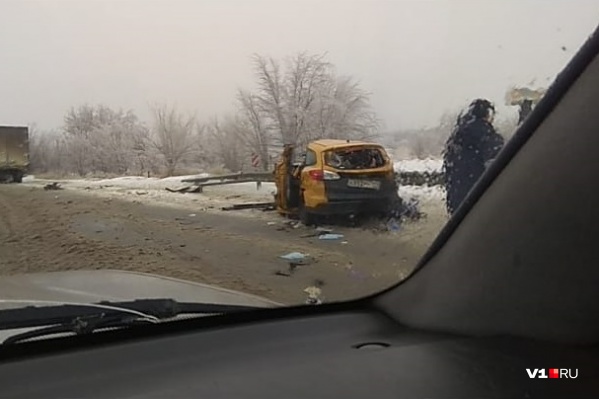 Водитель такси от полученных травм погиб на месте Водитель такси от полученных травм погиб на месте