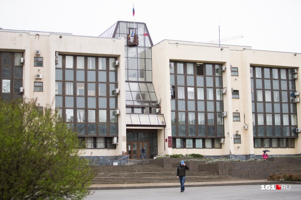 В администрации Ворошиловского района заверили, что учительницу не накажут В администрации Ворошиловского района заверили, что учительницу не накажут