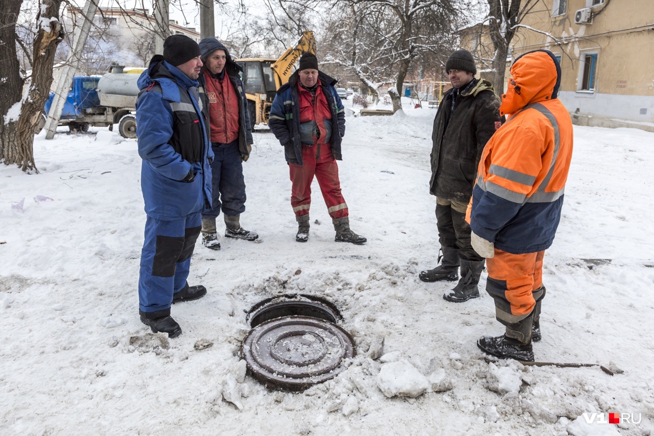 Порыв произошел на сетях холодного водоснабжения Порыв произошел на сетях холодного водоснабжения