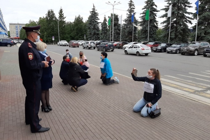 В 2020 году протестующие против работы <nobr class="_">ПСК-6</nobr> провели серию акций и достучались до главы региона Радия Хабирова В 2020 году протестующие против работы <nobr class="_">ПСК-6</nobr> провели серию акций и достучались до главы региона Радия Хабирова