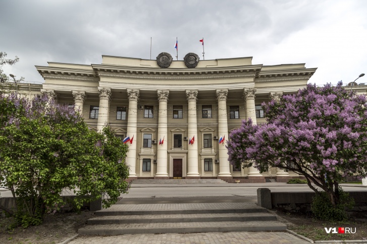 Уже два из пяти губернаторов Волгоградской области удостоились мемориальных досок Уже два из пяти губернаторов Волгоградской области удостоились мемориальных досок