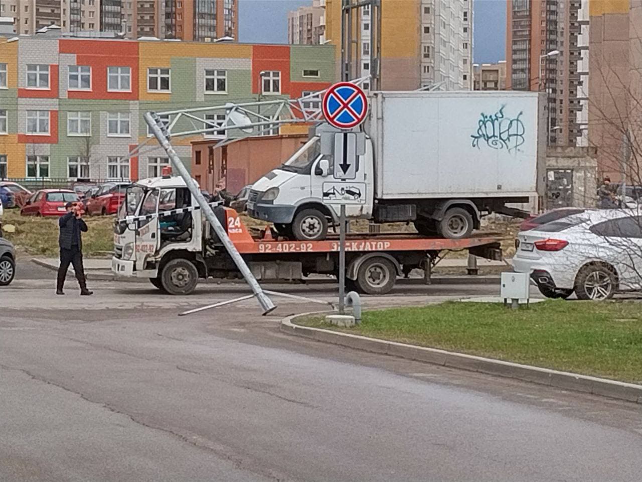 мост глупости автобус. каменный мост воронеж газель. машины глупости. машины глупости. девушка за рулём фото приколы.