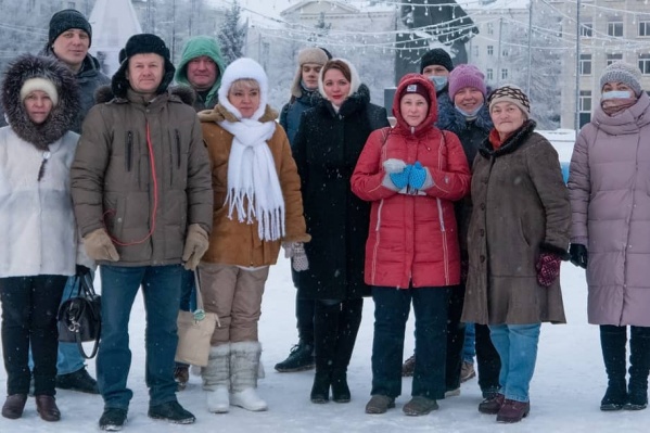 Активисты собрались на площади Ленина, чтобы записать короткий ролик со словами «Привет, Навальный!» Активисты собрались на площади Ленина, чтобы записать короткий ролик со словами «Привет, Навальный!»