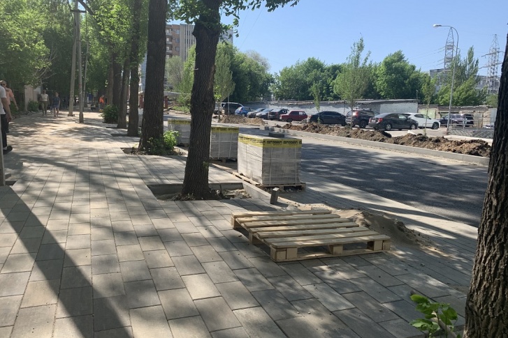 Все работы на улице Луначарского завершат к осени Все работы на улице Луначарского завершат к осени