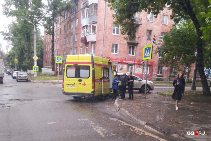На месте происшествия работала реанимация На месте происшествия работала реанимация