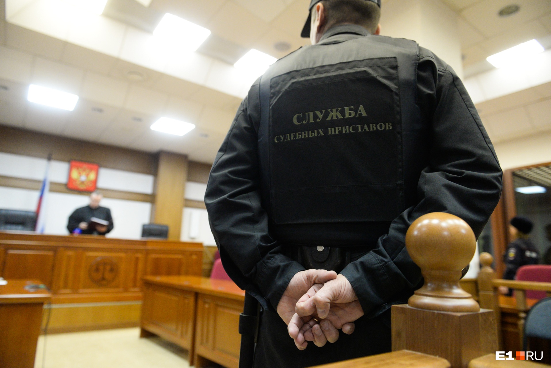 Продавал свидания осужденным: в Свердловской области начальника колонии обвинили во взяточничестве