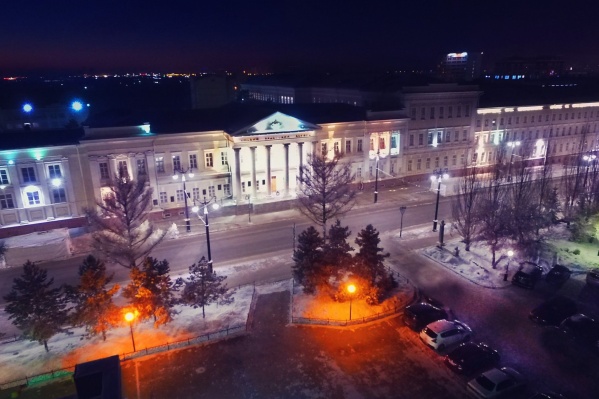 Здание кадетского корпуса на улице Ленина было построено в 1826 году Здание кадетского корпуса на улице Ленина было построено в 1826 году