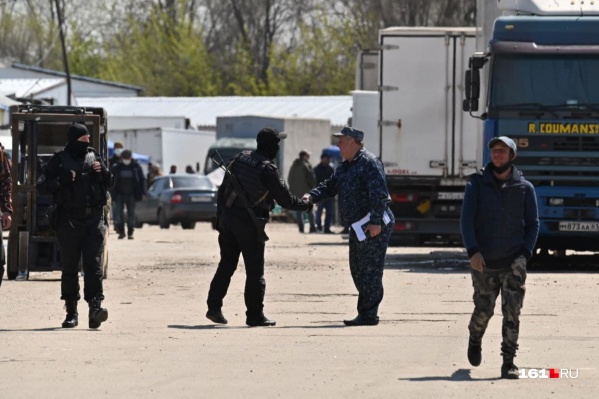 Официально ни полиция, ни Росгвардия даже не подтверждают, что спецоперация идет Официально ни полиция, ни Росгвардия даже не подтверждают, что спецоперация идет