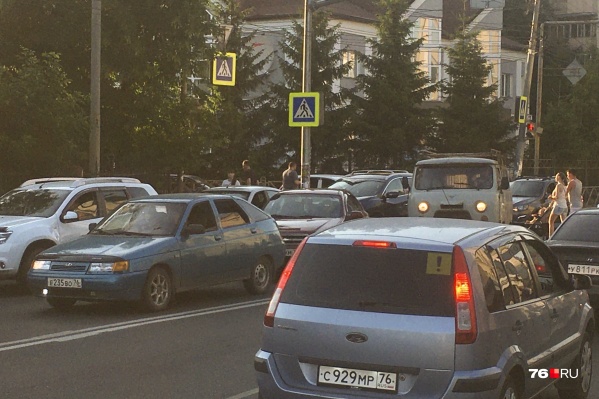 Полушкина Роща стоит в сторону центра Полушкина Роща стоит в сторону центра