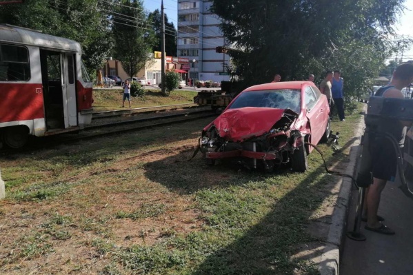 Больше всего досталось самому Opel Astra Больше всего досталось самому Opel Astra
