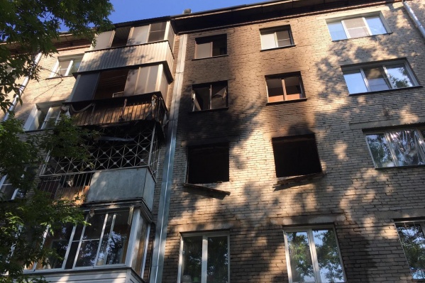 Возгорание произошло в 23:09. Пожар ликвидировали спустя четыре часа — в 03:23 Возгорание произошло в 23:09. Пожар ликвидировали спустя четыре часа — в 03:23