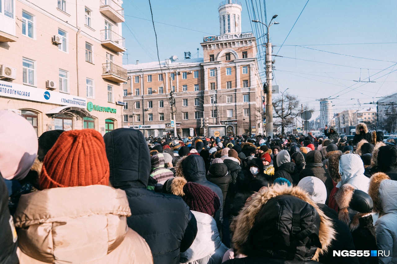 Людей было очень много Людей было очень много