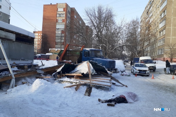 На место сразу же выехали спасатели, но помочь женщине уже не удалось На место сразу же выехали спасатели, но помочь женщине уже не удалось