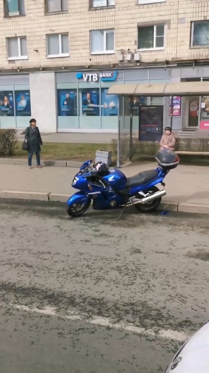 Скриншот видео из группы <a href="https://vk.com/wall-68471405_14972050" target="_blank" class="io-leave-page _">«ДТП и ЧП | Санкт-Петербург»</a>