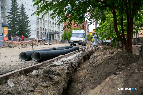 В городе давно проблемы с ливневками В городе давно проблемы с ливневками
