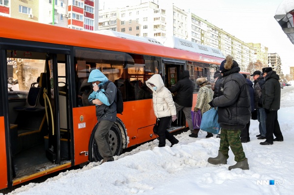 По сообщениям властей, в городе сейчас работает максимальное количество единиц транспорта. По сообщениям властей, в городе сейчас работает максимальное количество единиц транспорта. 