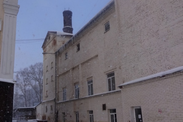 Помещения в старинном здании пытаются продать уже больше двух лет Помещения в старинном здании пытаются продать уже больше двух лет
