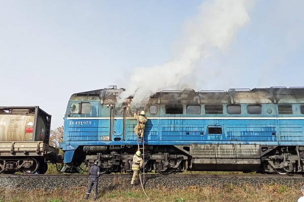 На место оперативно прибыли пожарные На место оперативно прибыли пожарные