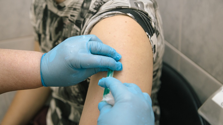 Стали известны сроки поставки вакцины от COVID для детей в Самарскую область