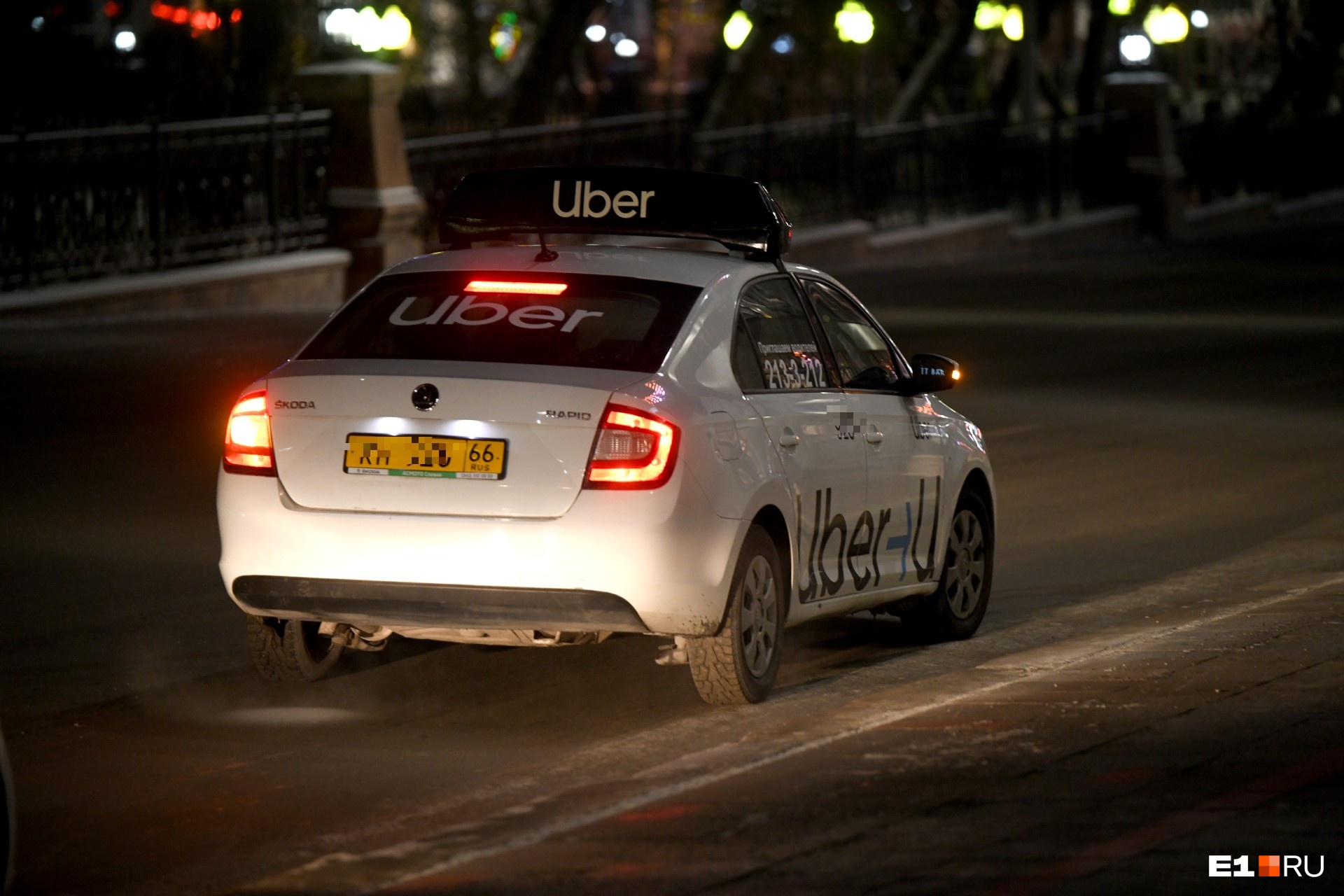 «Это моя безопасность»: в Екатеринбурге водитель такси выгнал пассажира из-за просьбы пристегнуться