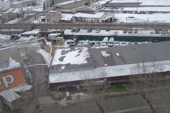 Река в Металлургическом районе этим утром стала слишком яркой Река в Металлургическом районе этим утром стала слишком яркой