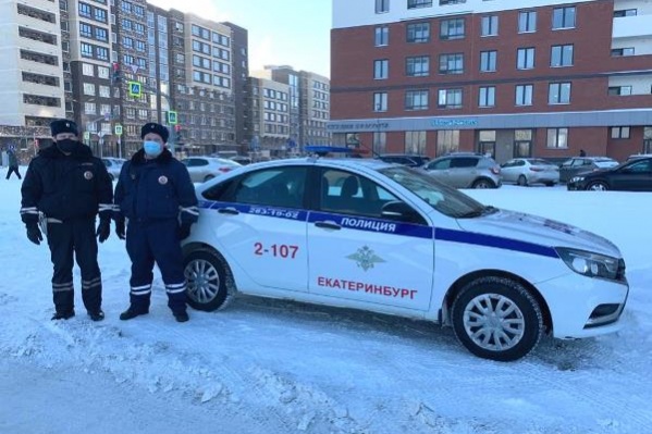 Школьницу отвезли домой в соседний поселок Школьницу отвезли домой в соседний поселок 