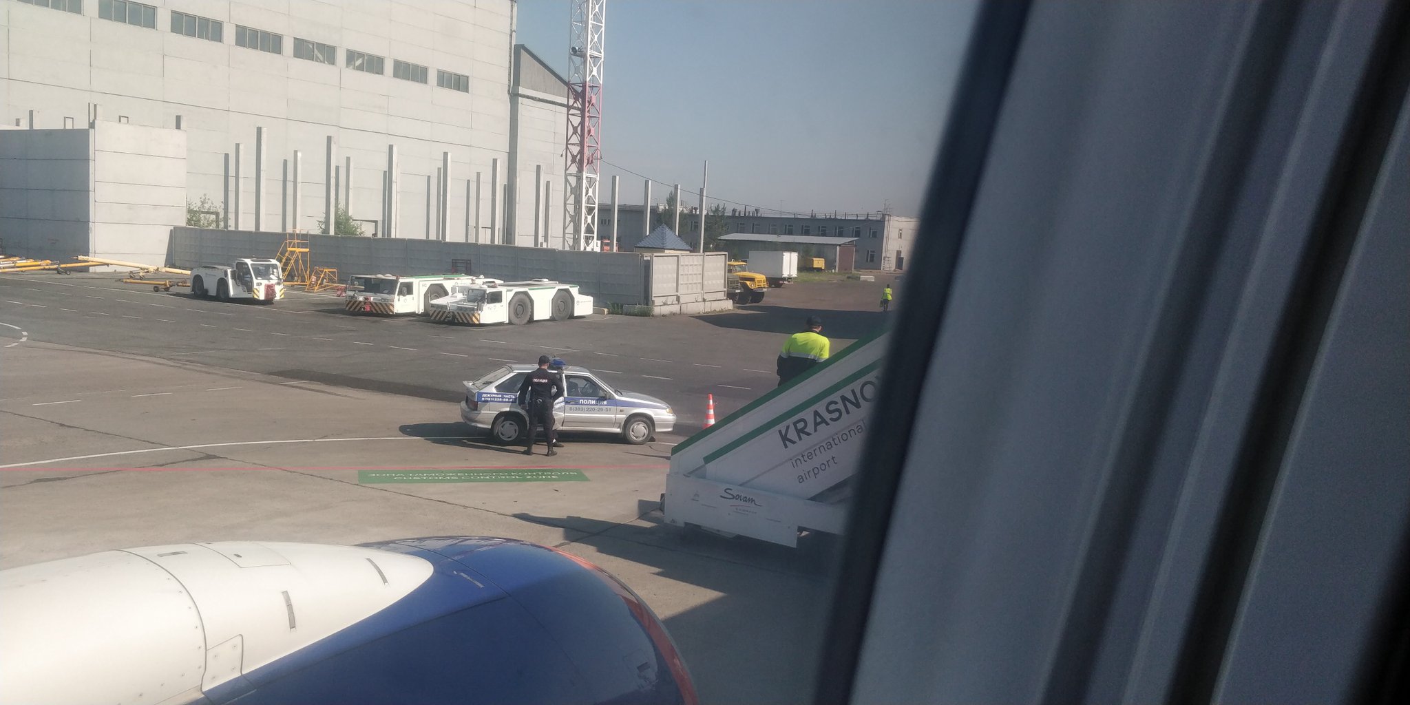 Из-за очередного антимасочника был задержан на час самолет из Красноярска в Благовещенск