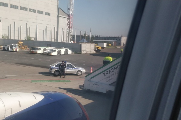 Мужчину увезла полиция Мужчину увезла полиция