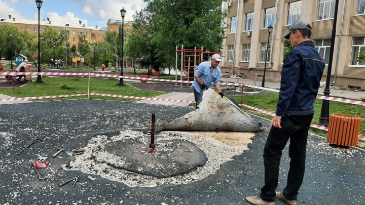 «Это вандалы, а не качество работы»: в Волгограде подрядчик меняет недавно уложенное покрытие у ДК на Тракторном
