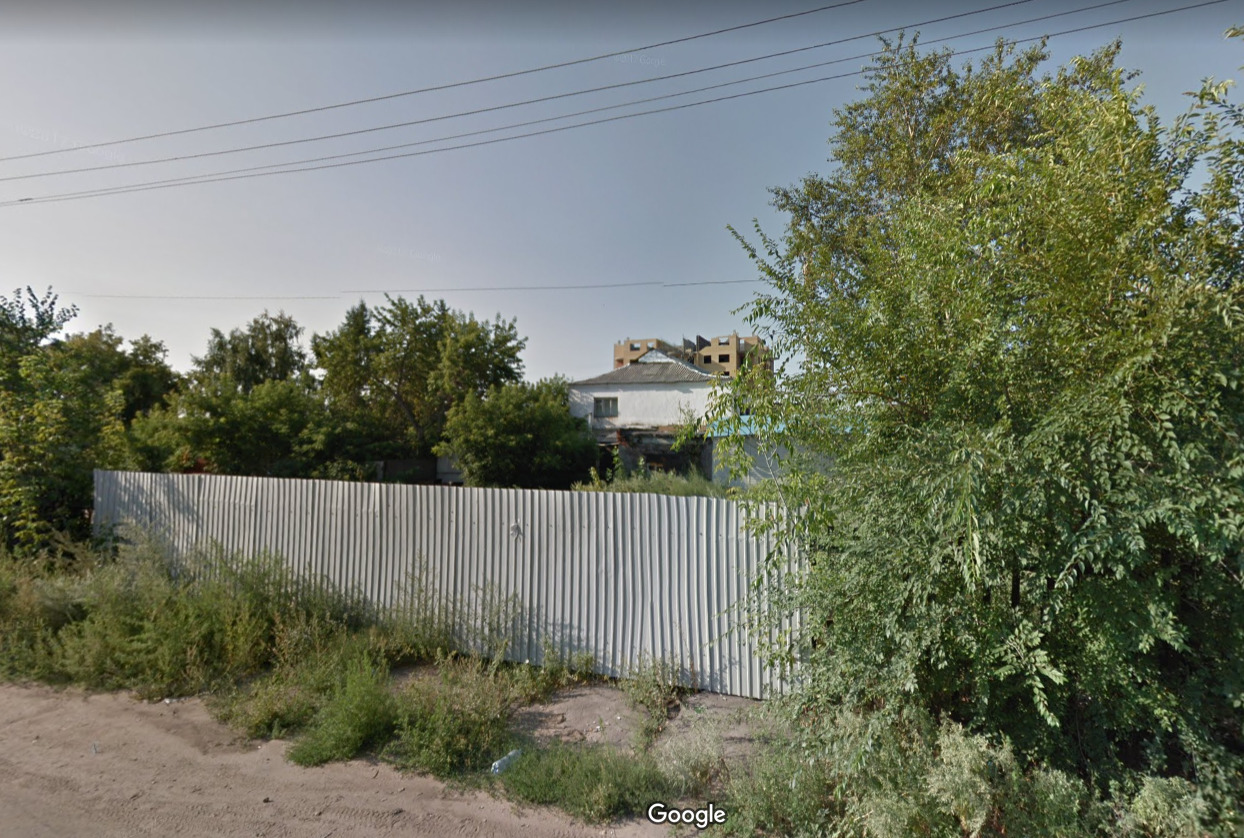 Мэрия Омска продает недостроенное здание у Фрунзенского моста по цене iPhone SE