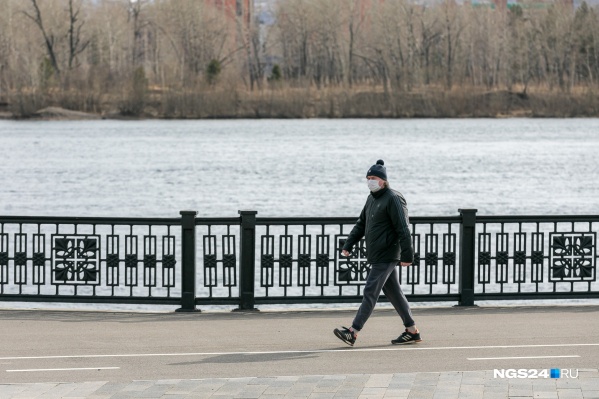 Провести выходные на даче с семьей — безопасно, но шумные людные тусовки могут только усугубить ситуацию Провести выходные на даче с семьей — безопасно, но шумные людные тусовки могут только усугубить ситуацию