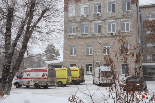 В больницу Сызрани привезли пострадавших после аварии В больницу Сызрани привезли пострадавших после аварии