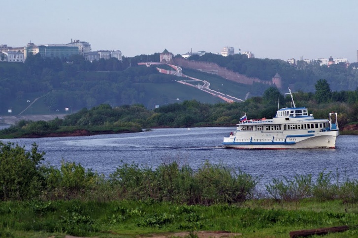 Курсировать он начал с сегодняшнего дня Курсировать он начал с сегодняшнего дня