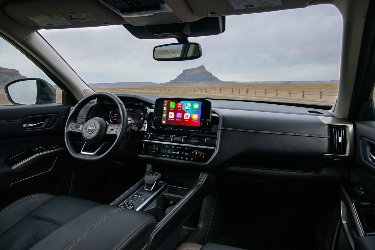 Интерьер Nissan Pathfinder Интерьер Nissan Pathfinder
