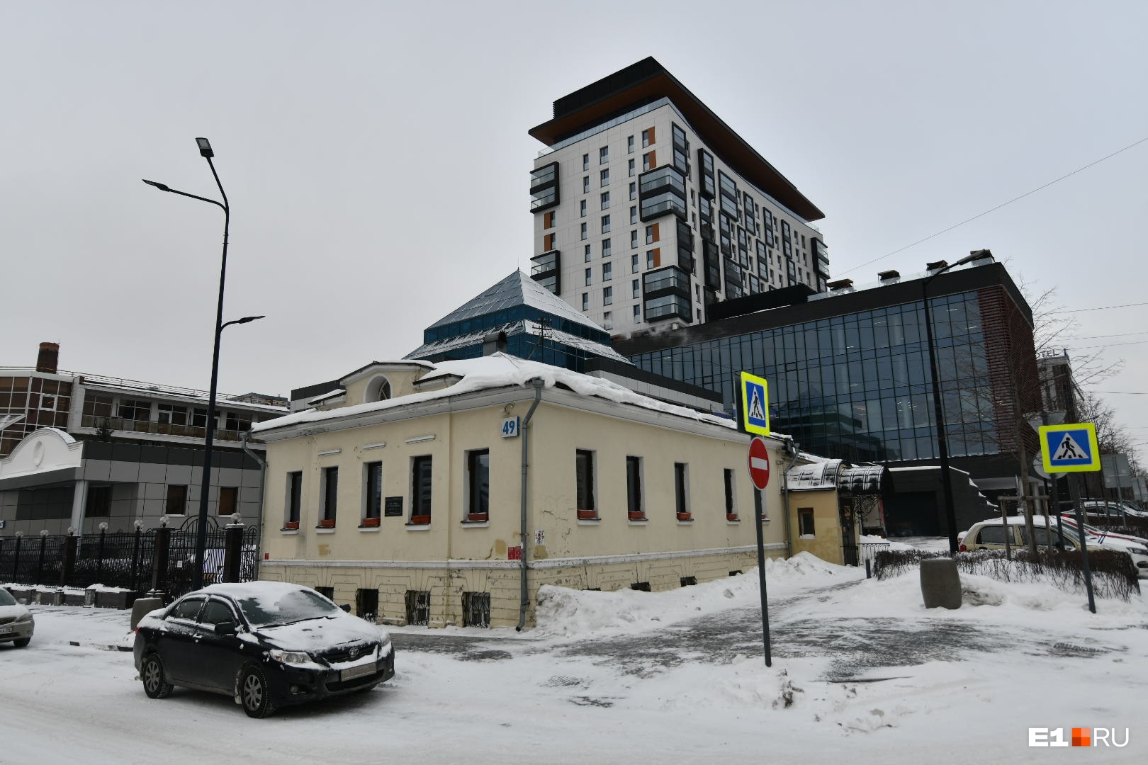 Депутаты разрешили мэрии продать исторические здания-памятники в Екатеринбурге