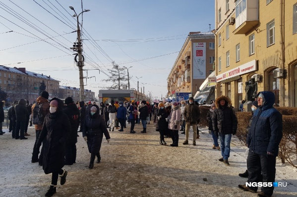 Омичи ожидают начала шествия Омичи ожидают начала шествия