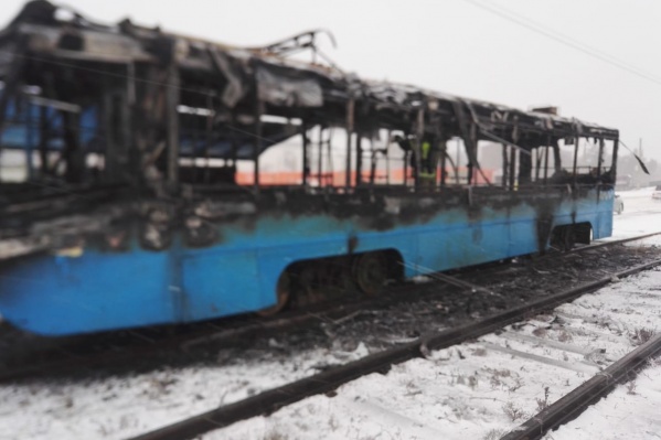 Вагон полностью выгорел Вагон полностью выгорел