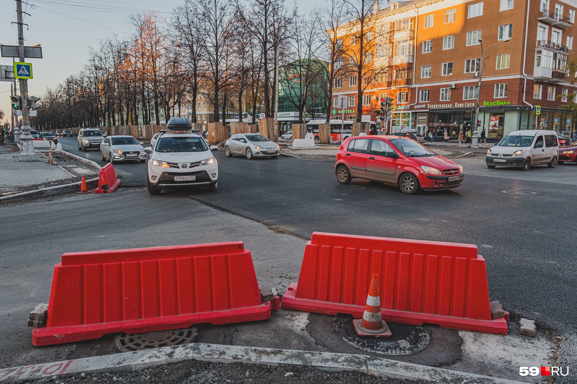 Перекресток с улицей Тимирязева Перекресток с улицей Тимирязева
