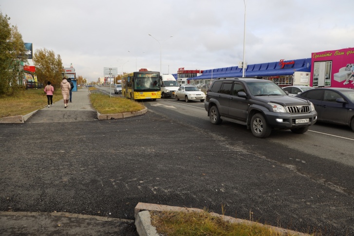 В Нижневартовске завершили ремонт дороги на улице Ленина