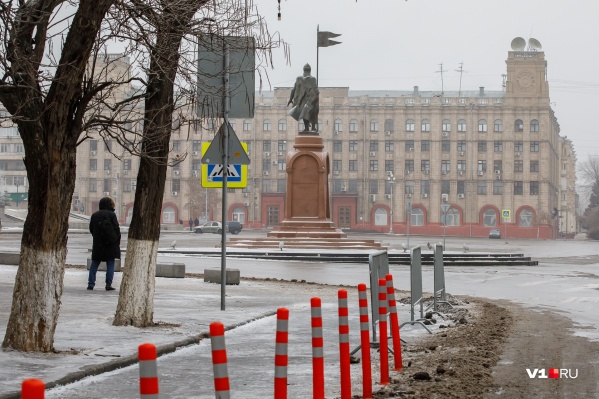 Горожанам пришлось довольствоваться серой и сырой погодой Горожанам пришлось довольствоваться серой и сырой погодой