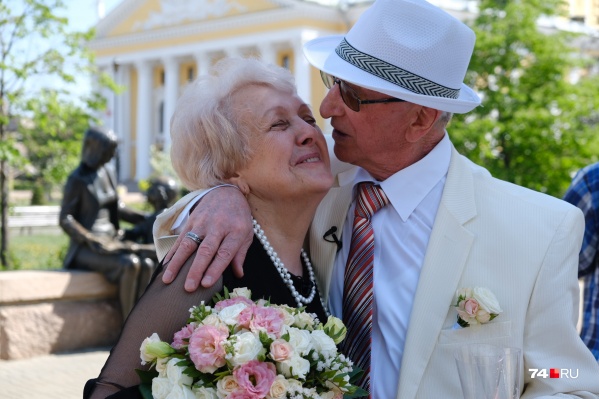 Валентине Ивановне 64 года, а Николаю Фёдоровичу — 73 Валентине Ивановне 64 года, а Николаю Фёдоровичу — 73