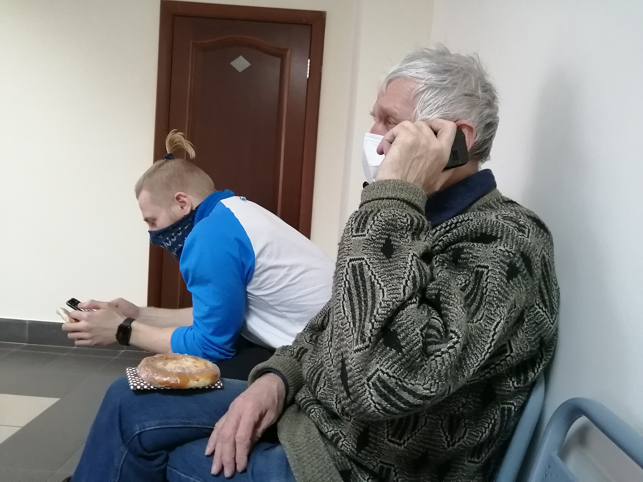 Анатолия Казиханова задержали накануне в Северодвинске, но протокол на него вернули в ОВД России по Северодвинску Анатолия Казиханова задержали накануне в Северодвинске, но протокол на него вернули в ОВД России по Северодвинску