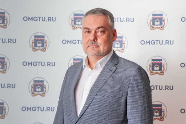 Дмитрий Маевский исполняет обязанности ректора с июля 2020 года Дмитрий Маевский исполняет обязанности ректора с июля 2020 года