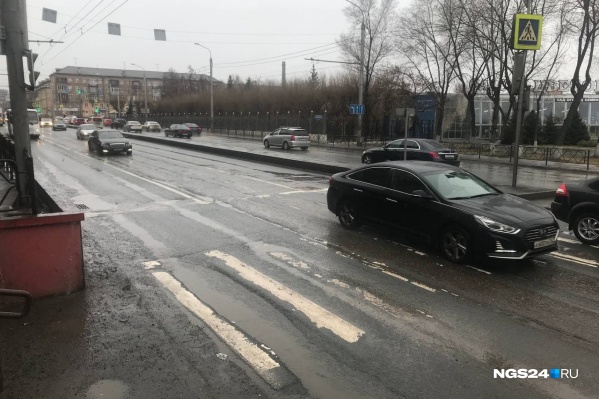 Глубина колеи на Свободном достигает <nobr class="_">6 сантиметров</nobr> Глубина колеи на Свободном достигает <nobr class="_">6 сантиметров</nobr>